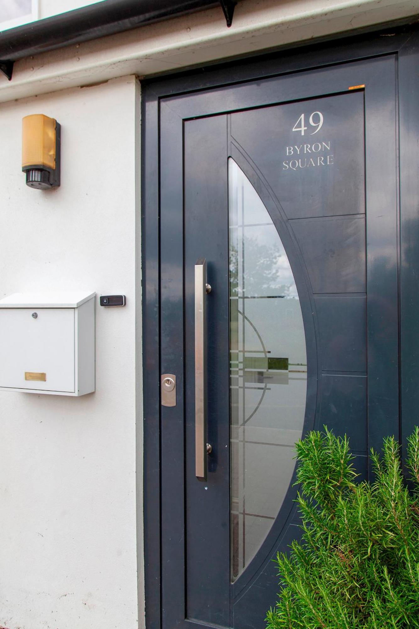 Pass The Keys 49 Byron Square Modern And Spacious 3 Bed Home With Free Parking كامبريدج المظهر الخارجي الصورة