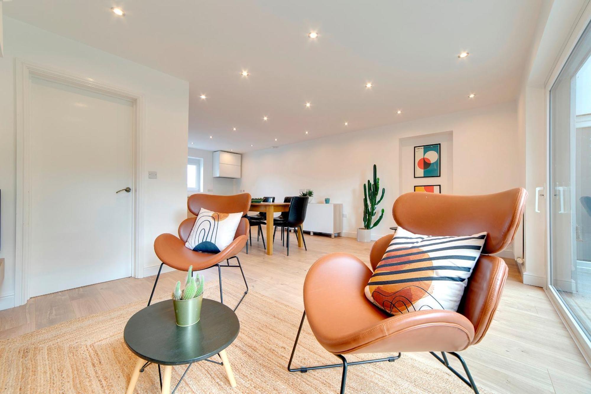 Pass The Keys 49 Byron Square Modern And Spacious 3 Bed Home With Free Parking كامبريدج المظهر الخارجي الصورة