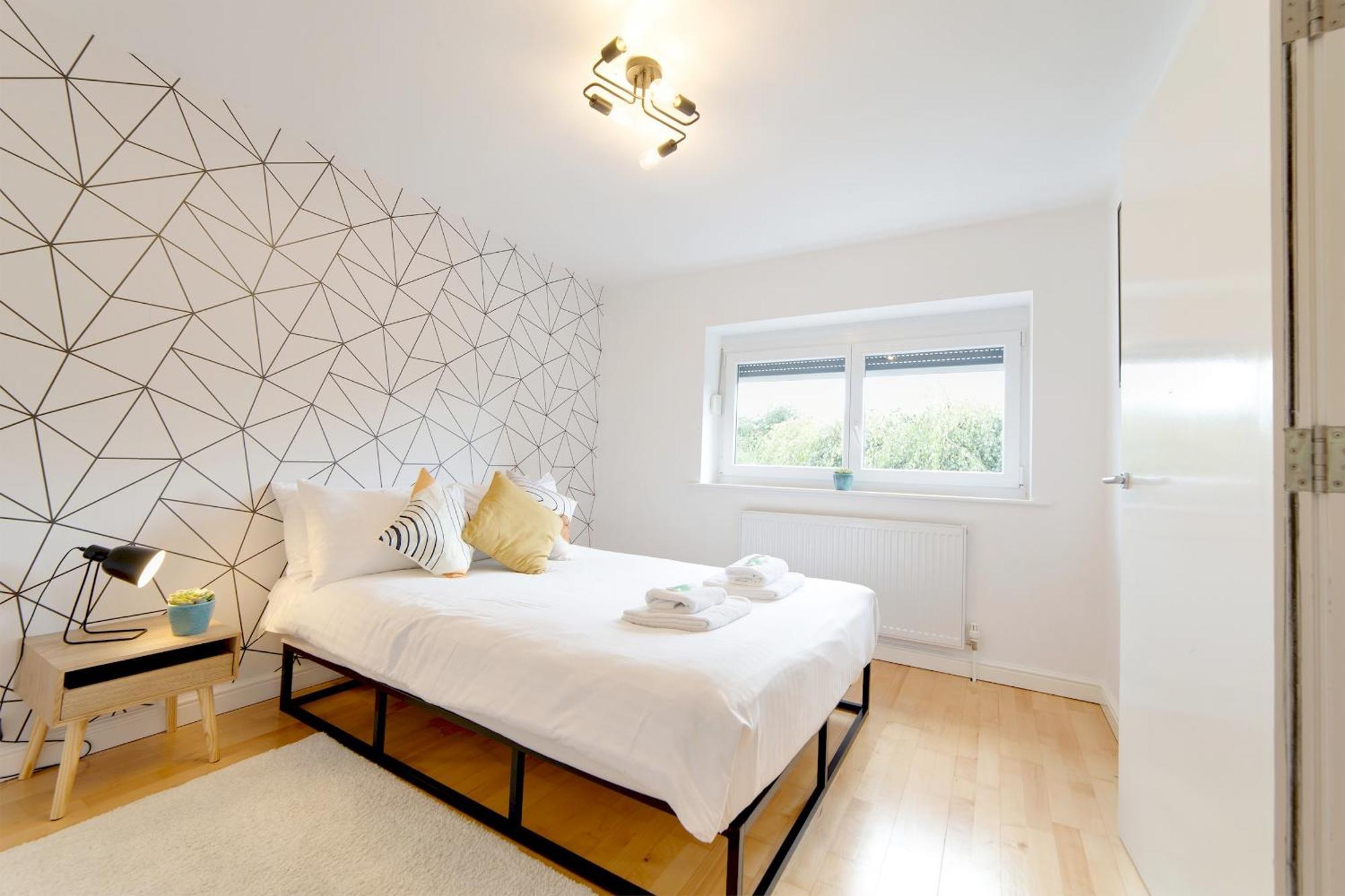 Pass The Keys 49 Byron Square Modern And Spacious 3 Bed Home With Free Parking كامبريدج المظهر الخارجي الصورة