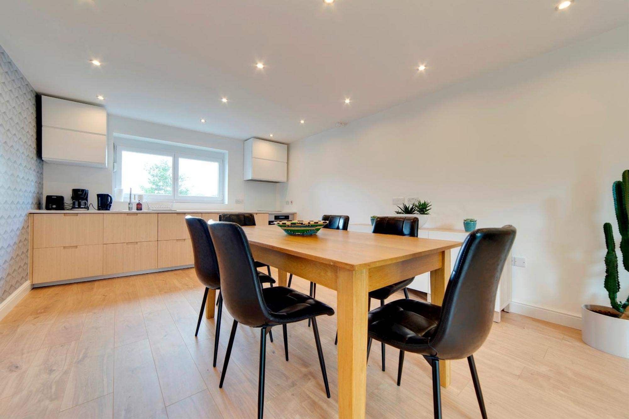 Pass The Keys 49 Byron Square Modern And Spacious 3 Bed Home With Free Parking كامبريدج المظهر الخارجي الصورة